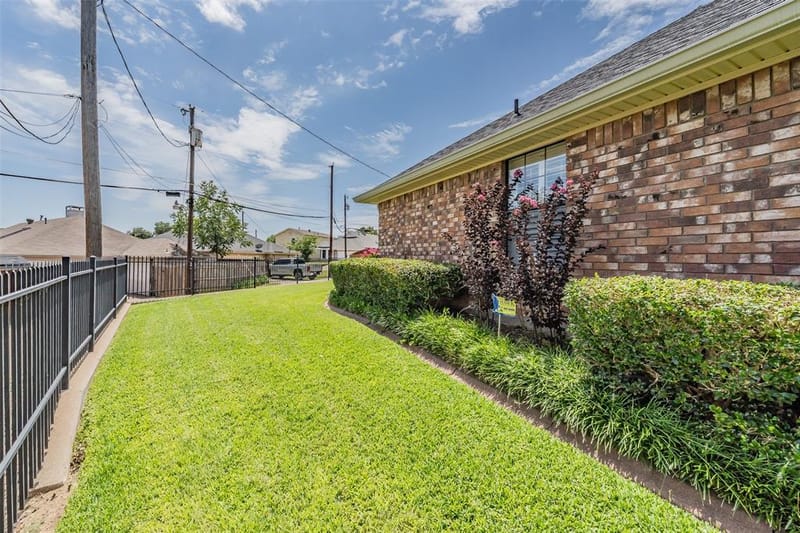 2520 Pecan Grove Court, Irving TX 75060 - Photo 4