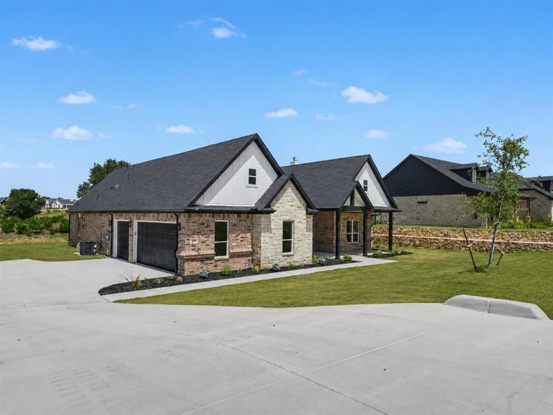 328 Slimp Bluff Avenue, Azle TX 76020 - Photo 3