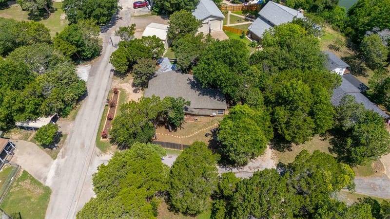 190 Crowfoot Lane, Whitney TX 76692 - Photo 32