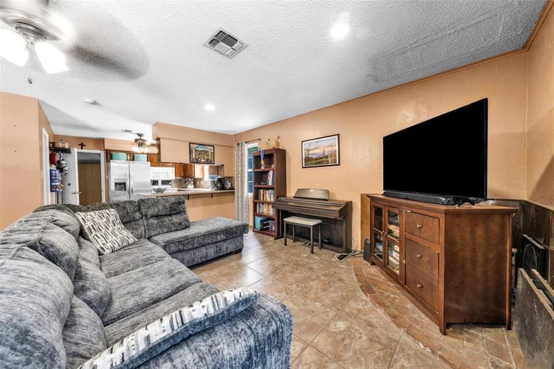 190 Crowfoot Lane, Whitney TX 76692 - Photo 9
