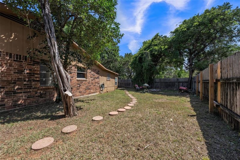 190 Crowfoot Lane, Whitney TX 76692 - Photo 8