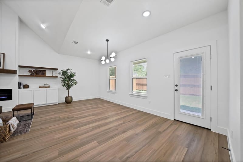 1021 E Richmond Avenue, Fort Worth TX 76104 - Photo 17