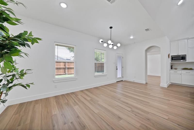 1021 E Richmond Avenue, Fort Worth TX 76104 - Photo 24