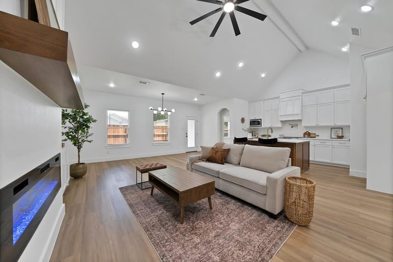 1021 E Richmond Avenue, Fort Worth TX 76104 - Photo 15