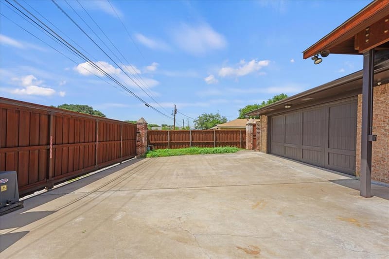 5429 Enderly Place, Dallas TX 75227 - Photo 28