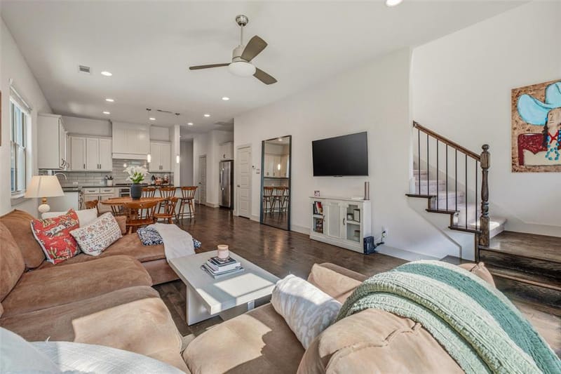 210 Wimberly Street, Fort Worth TX 76107 - Photo 2