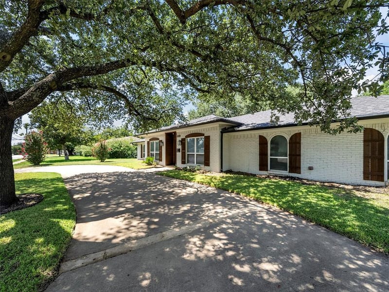 3115 Walnut Hill Lane, Dallas TX 75229 - Photo 2