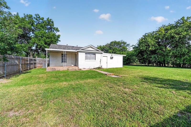 620 W Main Street, Crowley TX 76036 - Photo 23