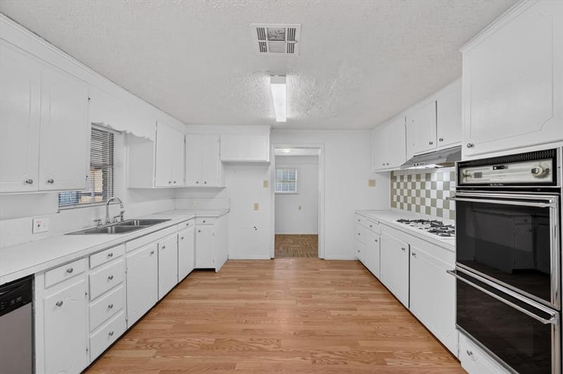 620 W Main Street, Crowley TX 76036 - Photo 6