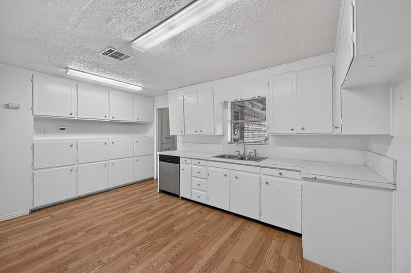 620 W Main Street, Crowley TX 76036 - Photo 4