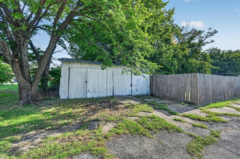 620 W Main Street, Crowley TX 76036 - Photo 25