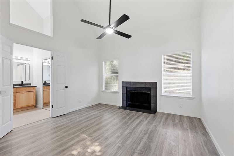 4215 Scarsdale Lane, Dallas TX 75227 - Photo 2