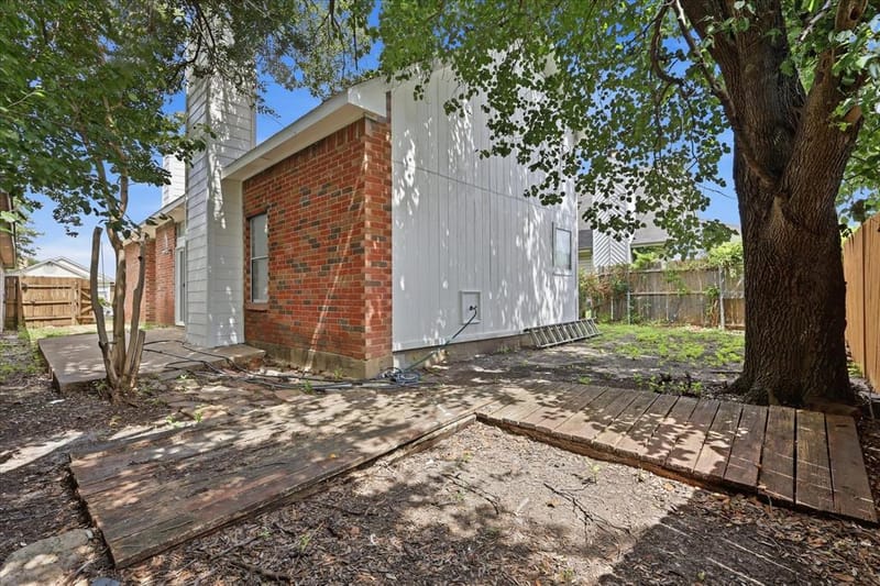 4215 Scarsdale Lane, Dallas TX 75227 - Photo 13