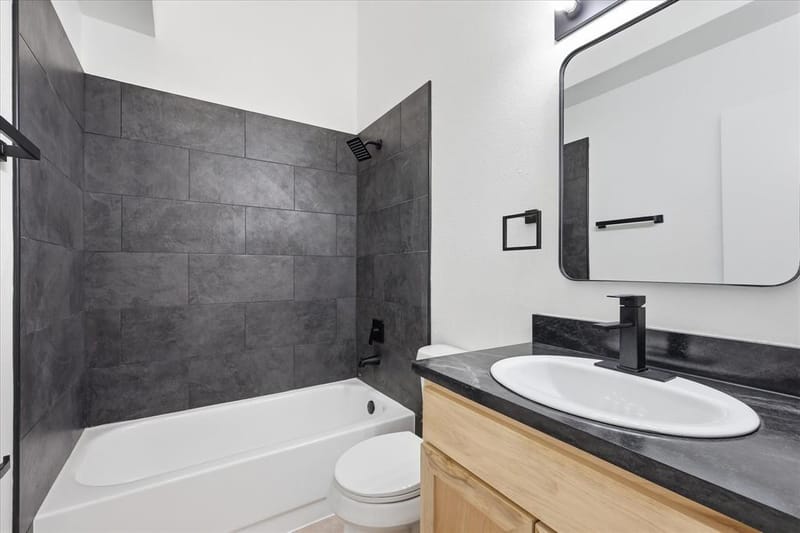 4215 Scarsdale Lane, Dallas TX 75227 - Photo 9