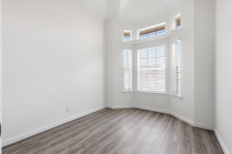 4215 Scarsdale Lane, Dallas TX 75227 - Photo 10