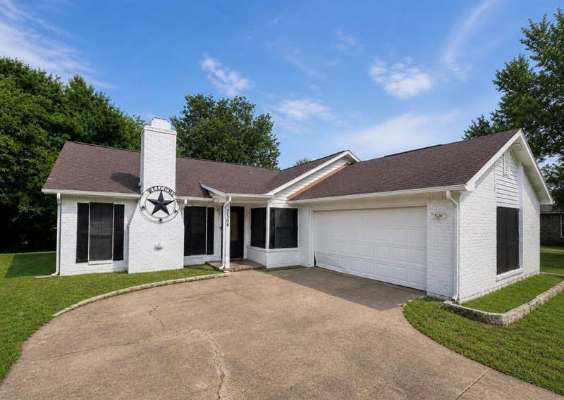 2508 Craig Lane, Denton TX 76209 - Photo 2