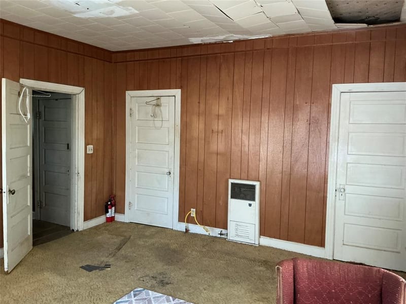 300 E Grand Avenue, Comanche TX 76442 - Photo 17