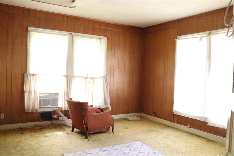 300 E Grand Avenue, Comanche TX 76442 - Photo 16