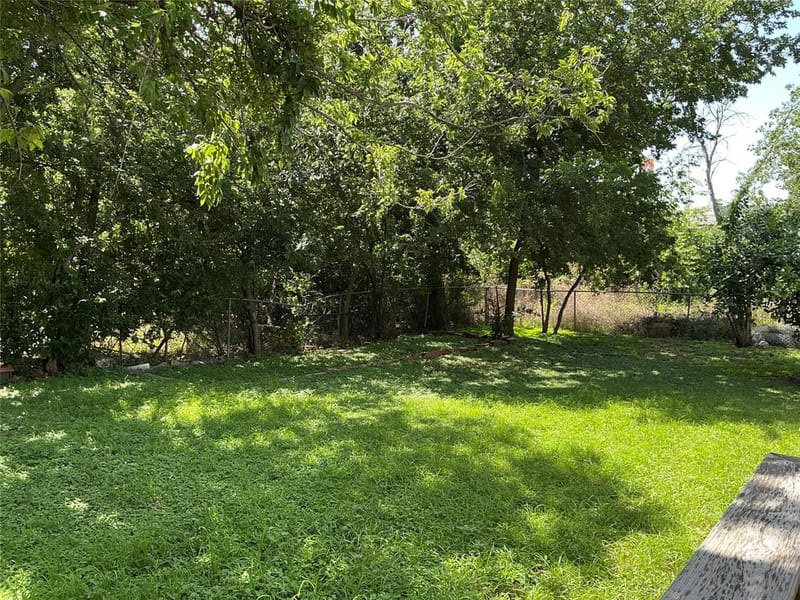 300 E Grand Avenue, Comanche TX 76442 - Photo 30