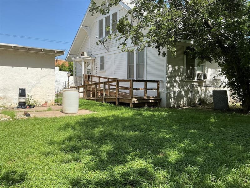 300 E Grand Avenue, Comanche TX 76442 - Photo 34