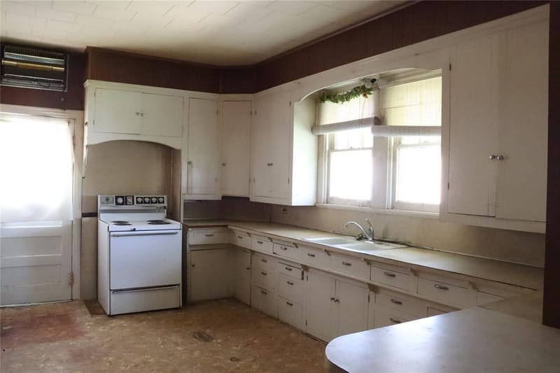 300 E Grand Avenue, Comanche TX 76442 - Photo 11