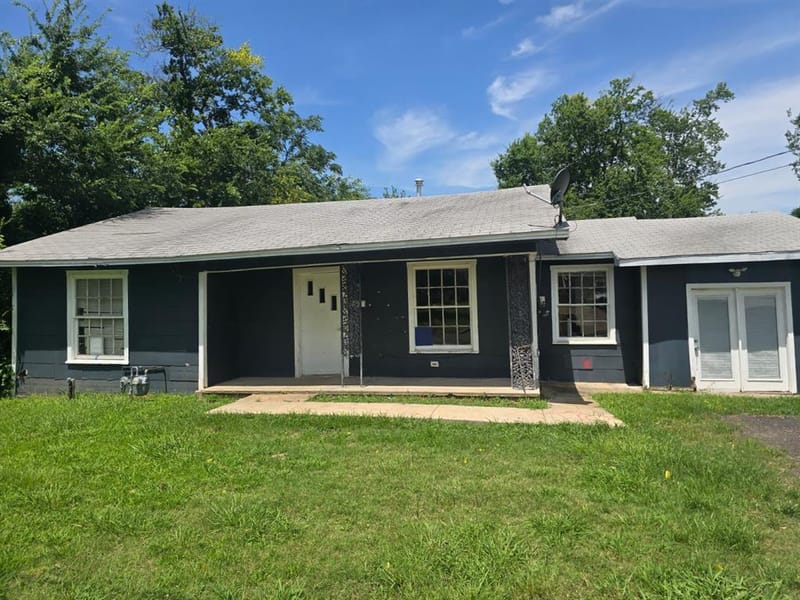 1021 Mulberry Street, Sulphur Springs TX 75482 - Photo 2