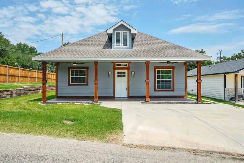 800 Crow Court, Granbury TX 76048
