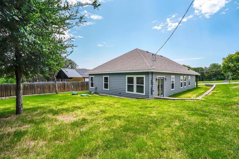 800 Crow Court, Granbury TX 76048 - Photo 40
