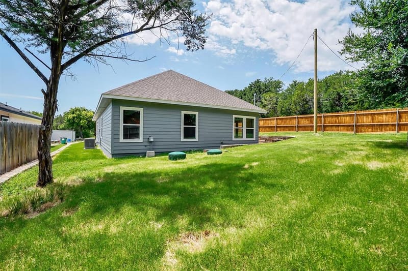 800 Crow Court, Granbury TX 76048 - Photo 39