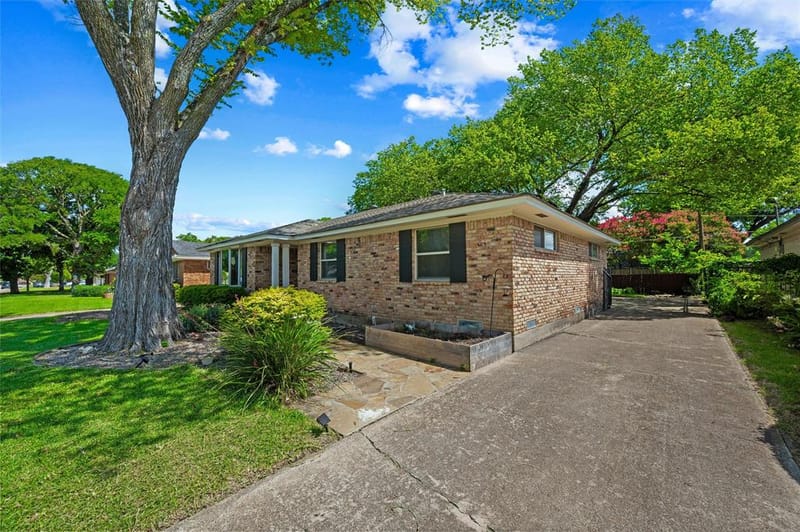 2536 Saint Francis Avenue, Dallas TX 75228 - Photo 3