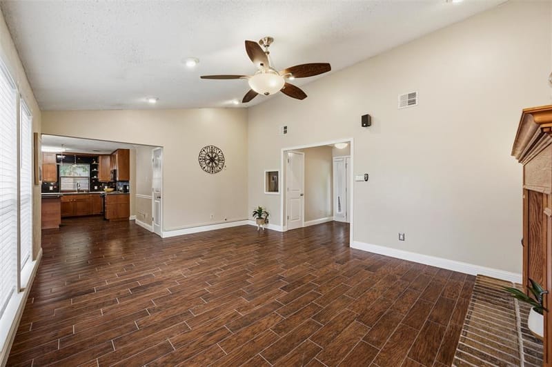 2713 Riviera Drive, Garland TX 75040 - Photo 8