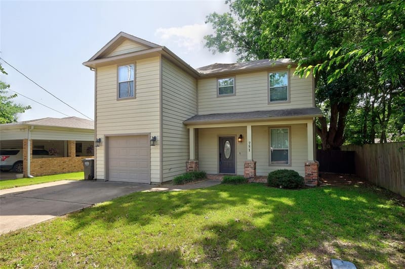 751 N Sherman Avenue, Van Alstyne TX 75495 - Photo 2