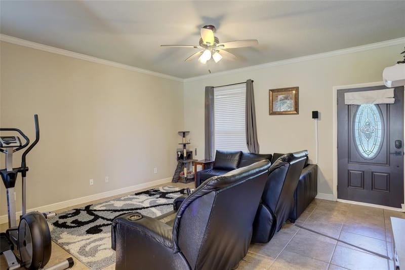 751 N Sherman Avenue, Van Alstyne TX 75495 - Photo 3