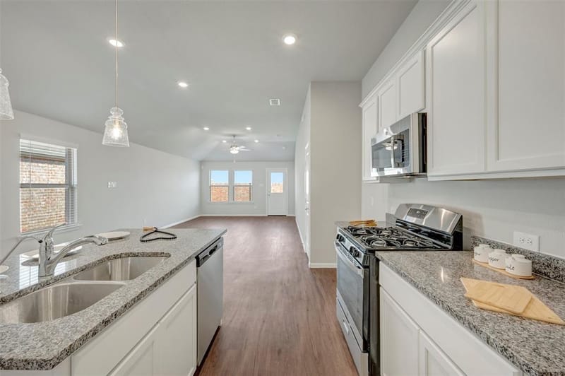 14253 Zealand Drive, Pilot Point TX 76258 - Photo 4