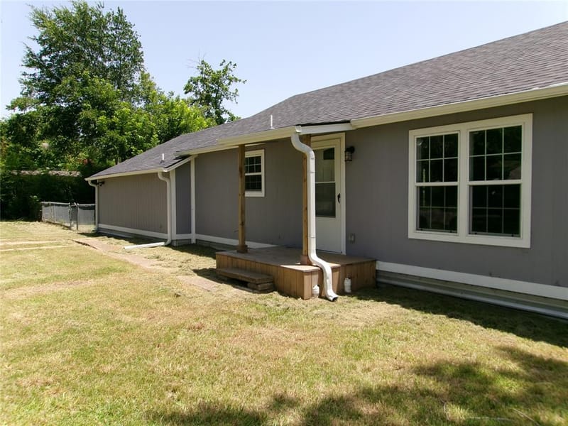 419 W Evans Avenue, Bonham TX 75418 - Photo 2