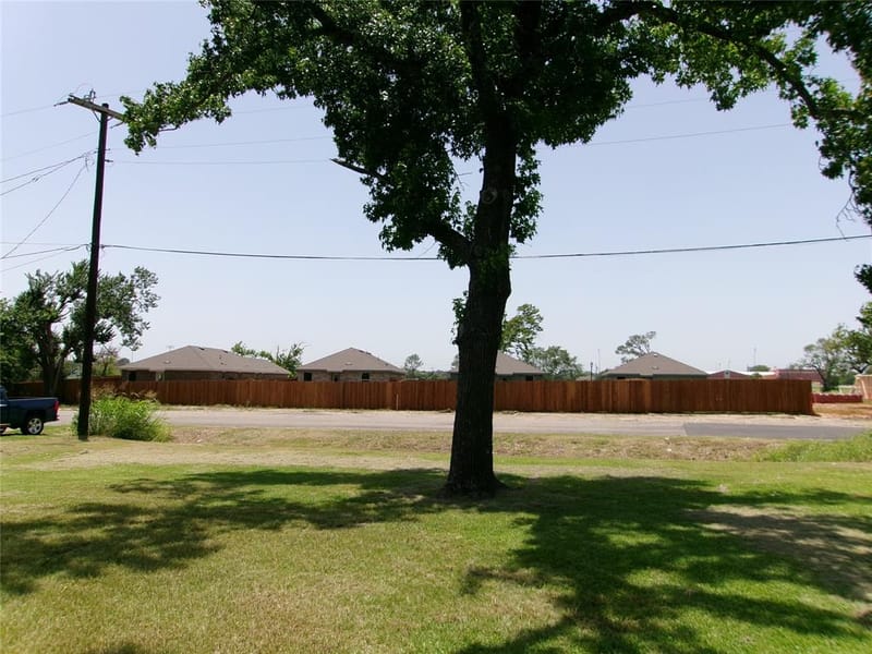 419 W Evans Avenue, Bonham TX 75418 - Photo 5