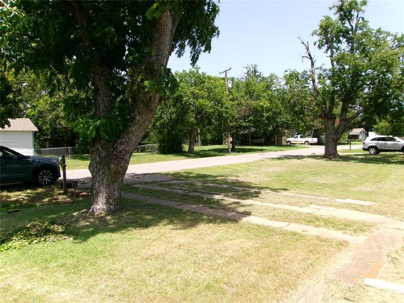 419 W Evans Avenue, Bonham TX 75418 - Photo 39