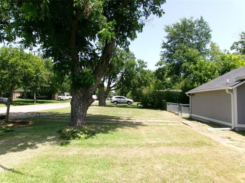 419 W Evans Avenue, Bonham TX 75418 - Photo 4