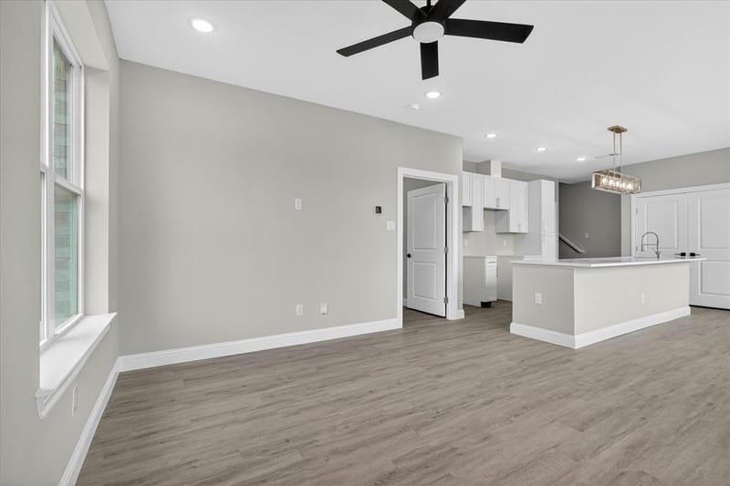 806 Premier, Grand Prairie TX 75051 - Photo 7