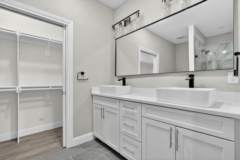 806 Premier, Grand Prairie TX 75051 - Photo 10