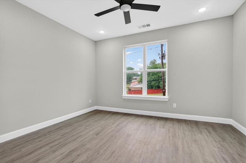 806 Premier, Grand Prairie TX 75051 - Photo 15