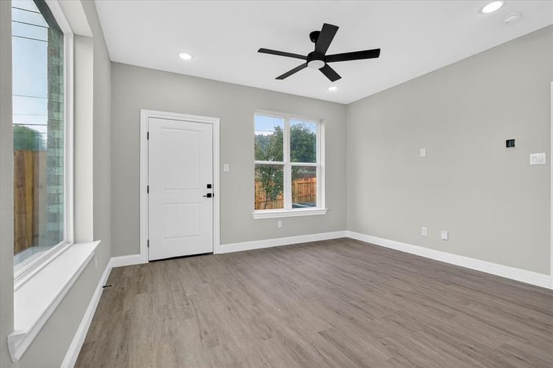 808 Premier, Grand Prairie TX 75051 - Photo 12