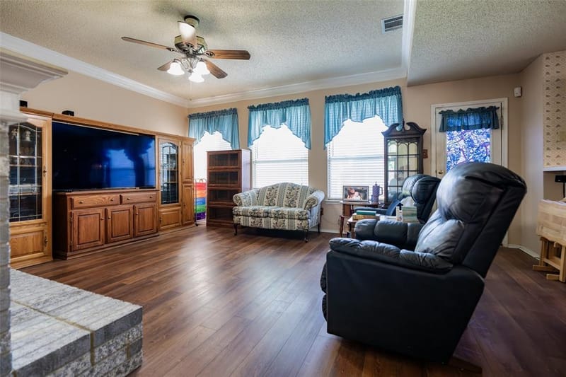 726 Spring Mills Road, Mesquite TX 75181 - Photo 17