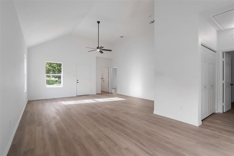 211 W Elm Street, Whitewright TX 75491 - Photo 9