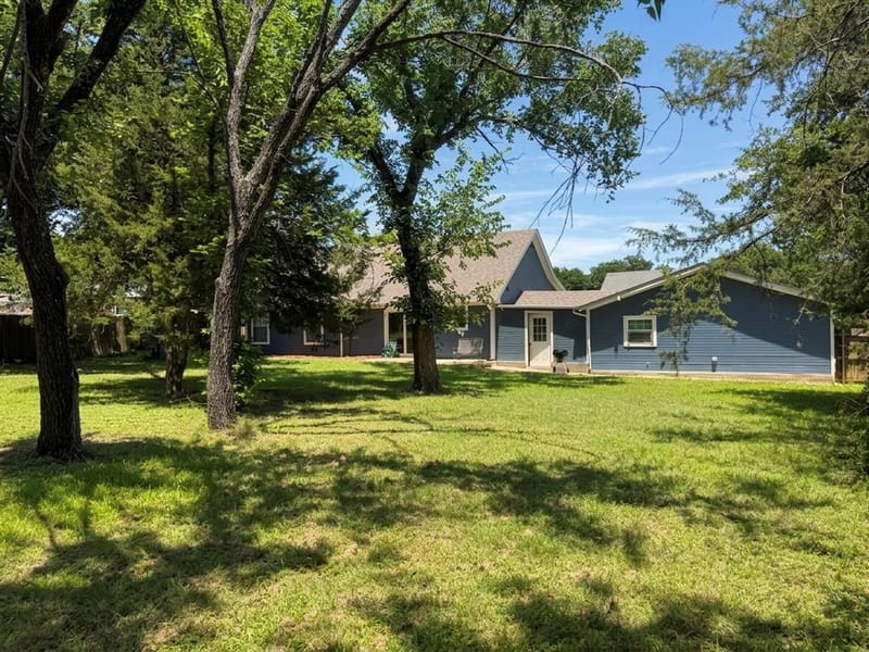 606 Iowa Street, Keene TX 76059 - Photo 9