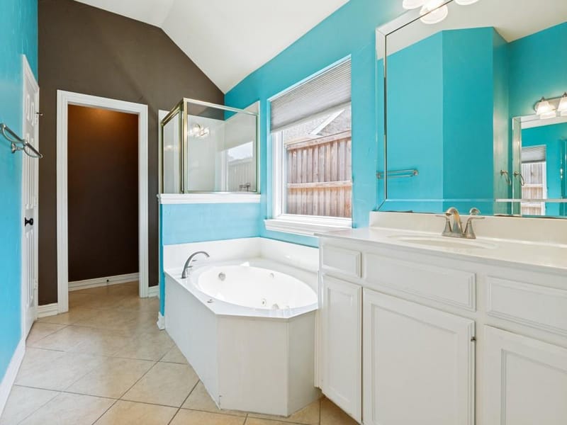 9502 Valley Lake Lane, Irving TX 75063 - Photo 20