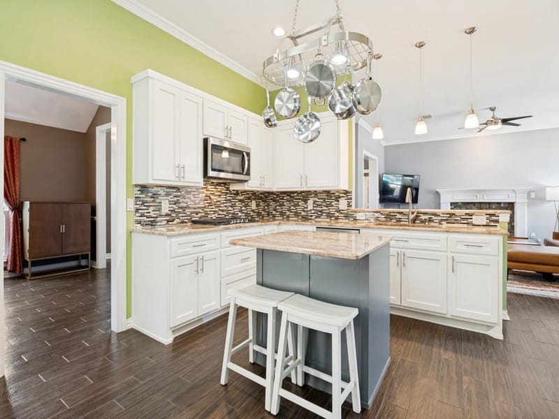 9502 Valley Lake Lane, Irving TX 75063 - Photo 9