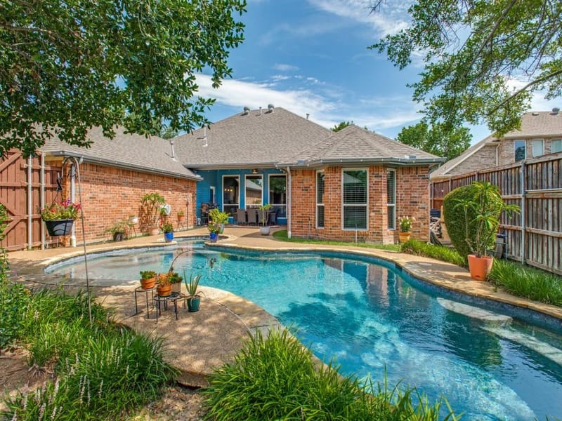 9502 Valley Lake Lane, Irving TX 75063 - Photo 15