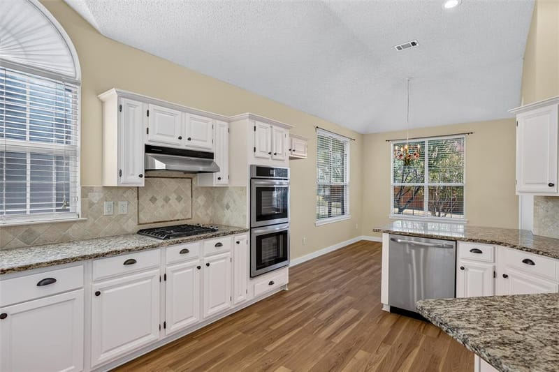 2608 Rochelle Drive, McKinney TX 75070 - Photo 7