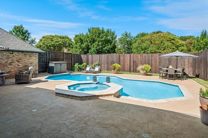 2121 Clearspring Drive S, Irving TX 75063 - Photo 33